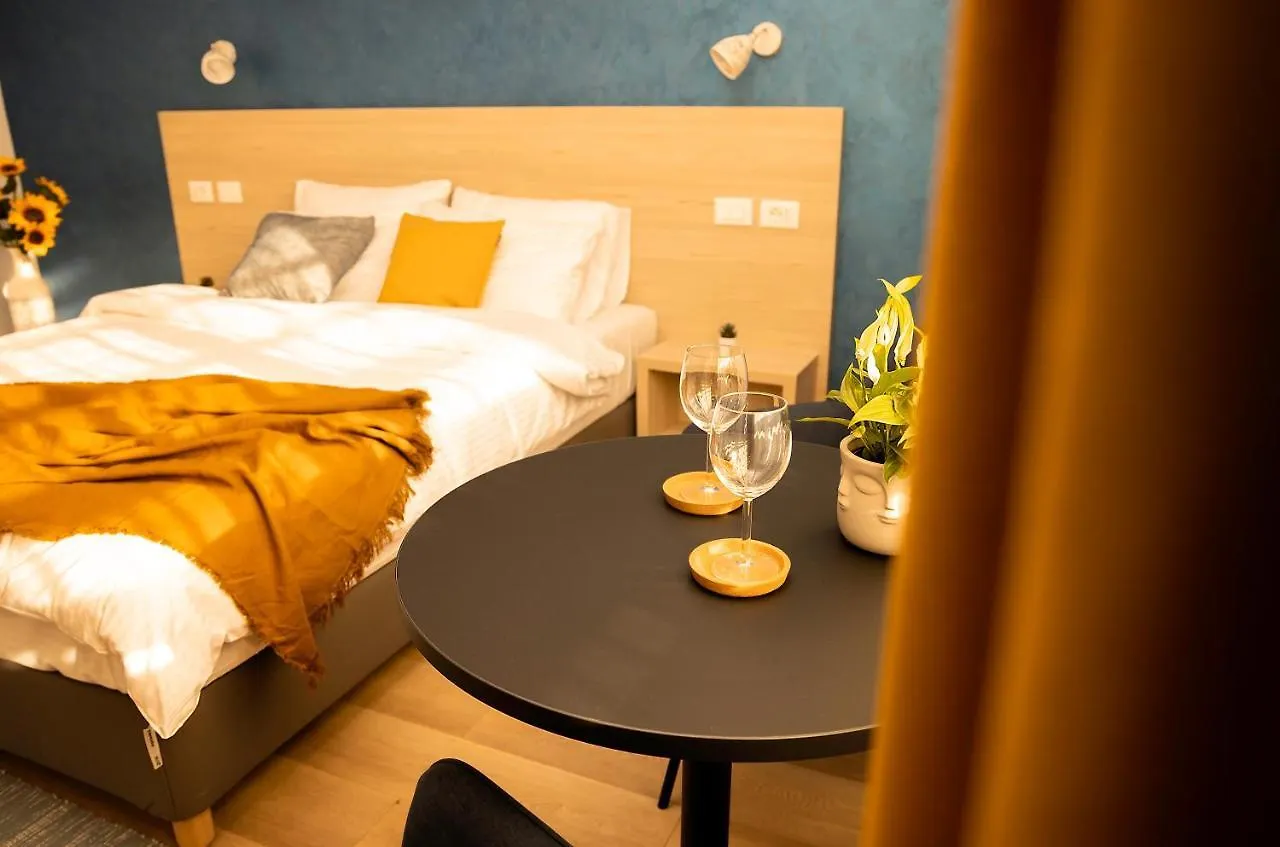 Manolle Boutique Aparthotel Bucareste 3*,